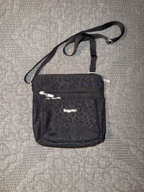 Baggallini Black Cheetah-Print Crossbody Bag